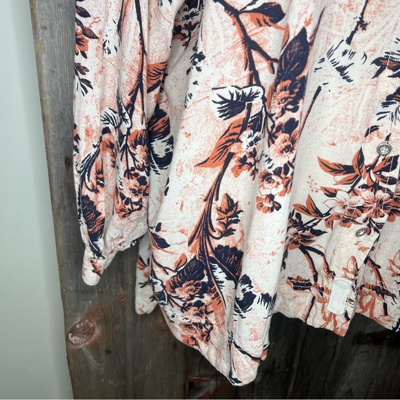 Free People We the Free It’s a Vibe Button Up Shirt Retro Floral Hawaiian Medium - Picture 5 of 13